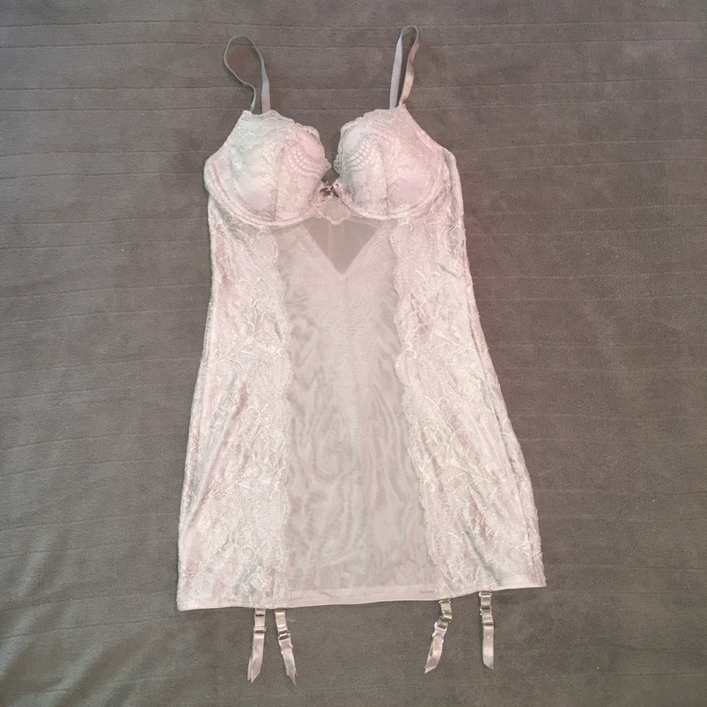 Victoria Secret Classic Lace Fitted Chemise M 34B